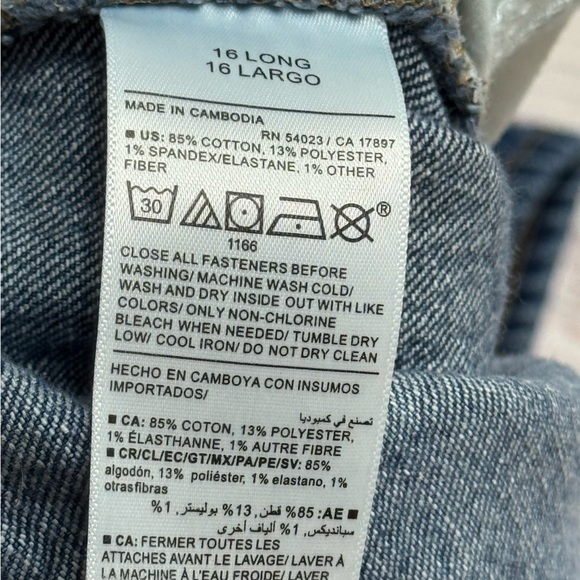 Old Navy Mid Rise Wow Boyfriend Medium Wash Size 16 Tall Long - Picture 7 of 9